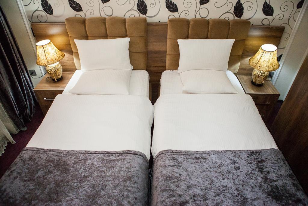 Issam Hotel & Spa Sheki Exterior photo