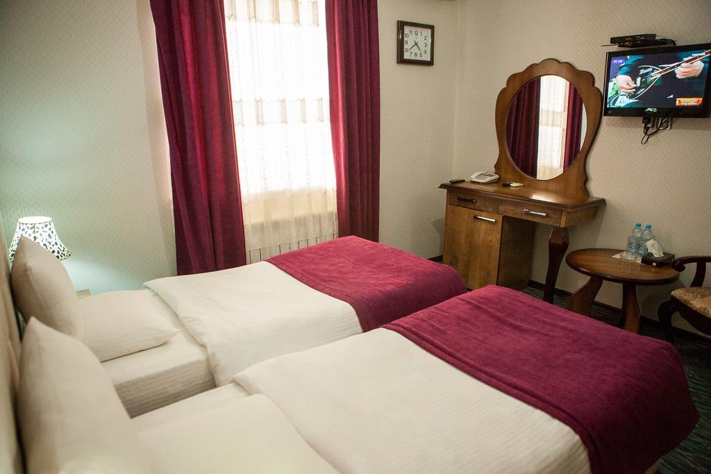 Issam Hotel & Spa Sheki Exterior photo
