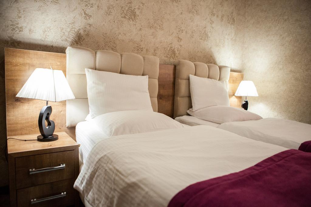 Issam Hotel & Spa Sheki Exterior photo