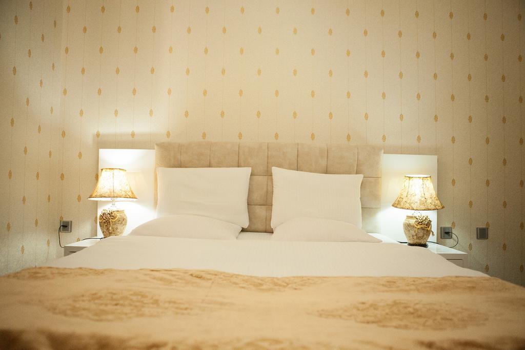 Issam Hotel & Spa Sheki Exterior photo
