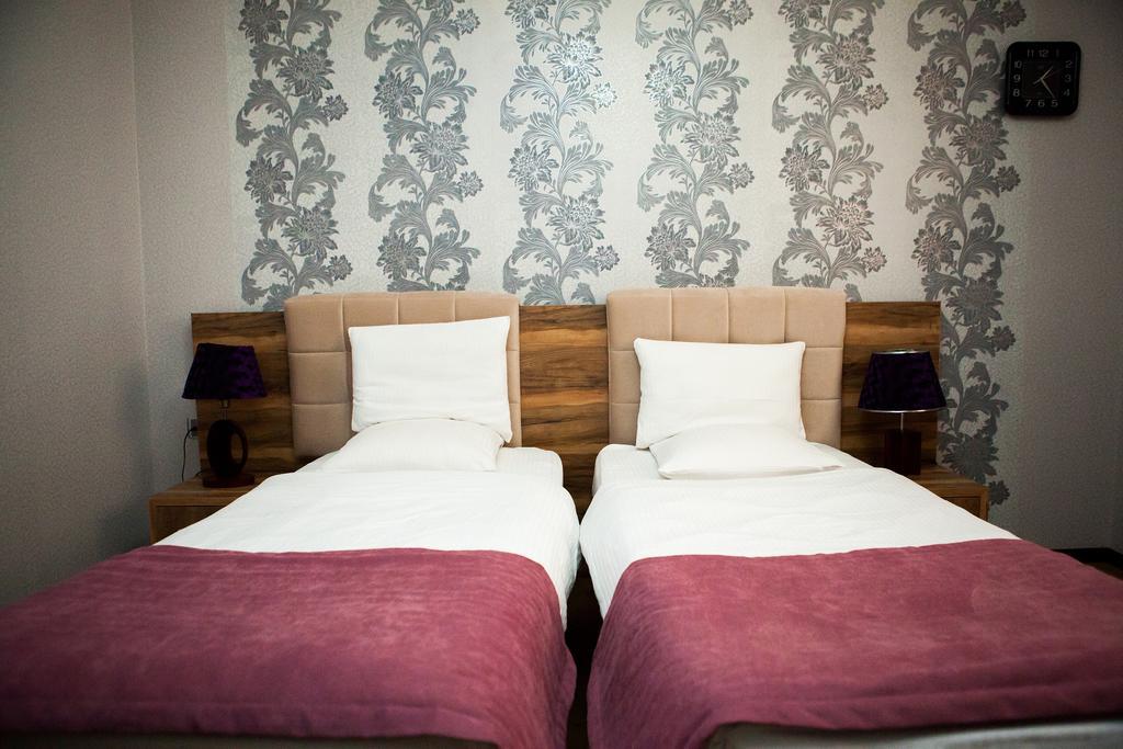 Issam Hotel & Spa Sheki Exterior photo